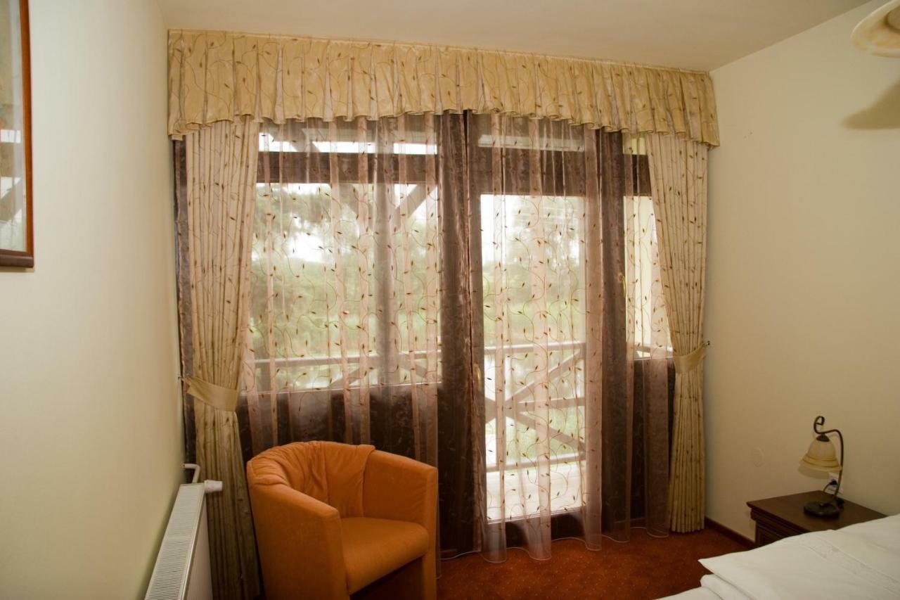 Hotel Fortuna Dávod الغرفة الصورة