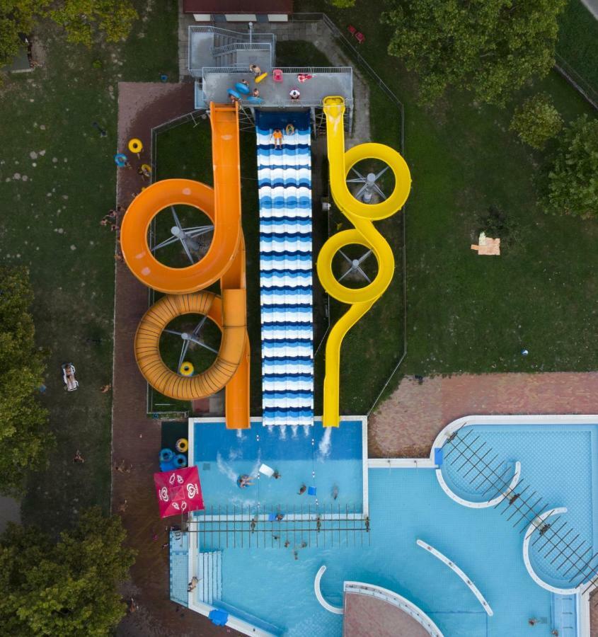Hotel Fortuna Dávod المظهر الخارجي الصورة
