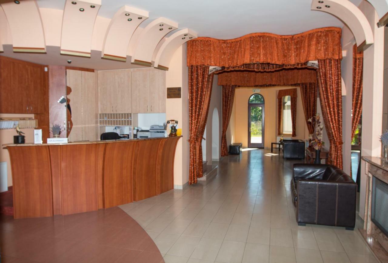 Hotel Fortuna Dávod المظهر الخارجي الصورة